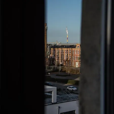 Mit Industriecharme/ Netflix + Wifi&zentrumsnah *