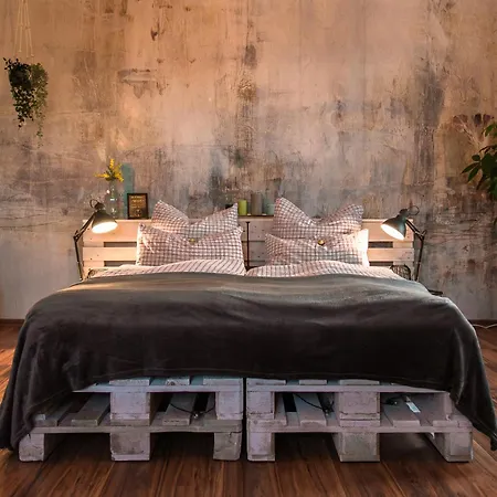 Apartment Mit Industriecharme/ Netflix + Wifi&zentrumsnah *