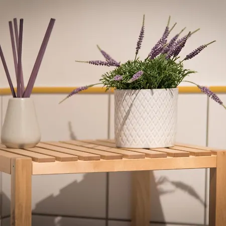 Mit Industriecharme/ Netflix + Wifi&zentrumsnah